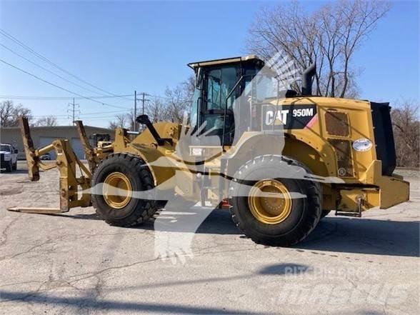 CAT 950M Фронтальные погрузчики