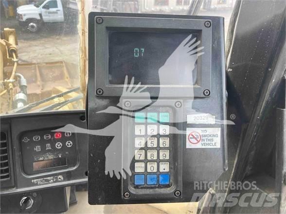 CAT 972G Фронтальные погрузчики