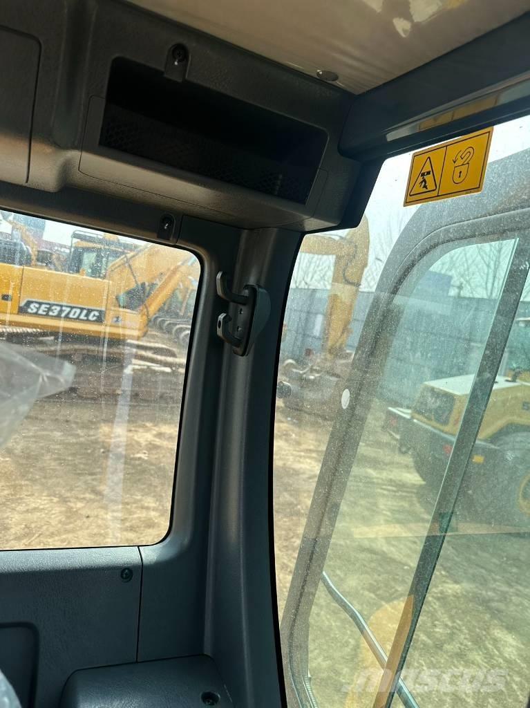 Hyundai 60 W Колёсные экскаваторы