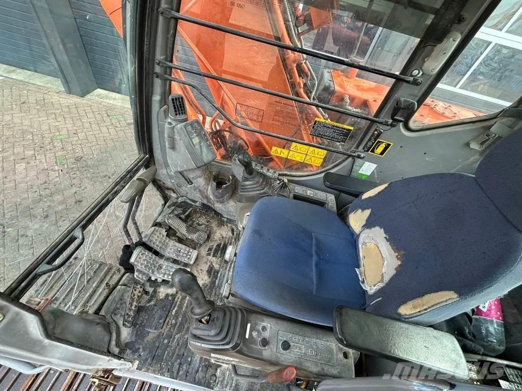 Hitachi ZX110 Малые экскаваторы 7т-12т