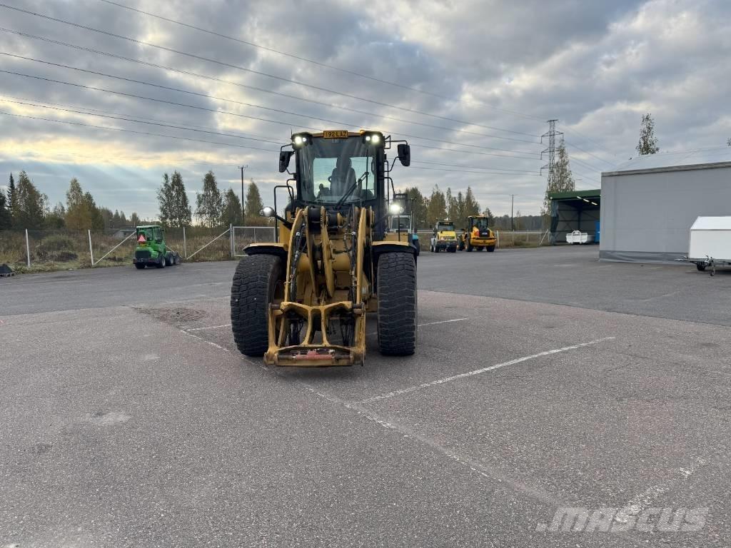 CAT 926M Фронтальные погрузчики