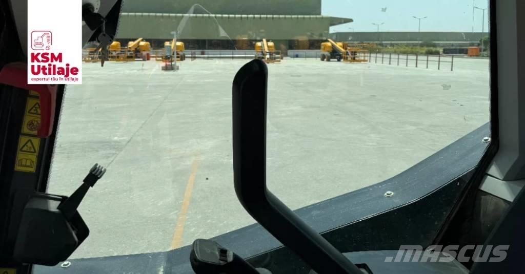 JCB 205 Мини-погрузчики