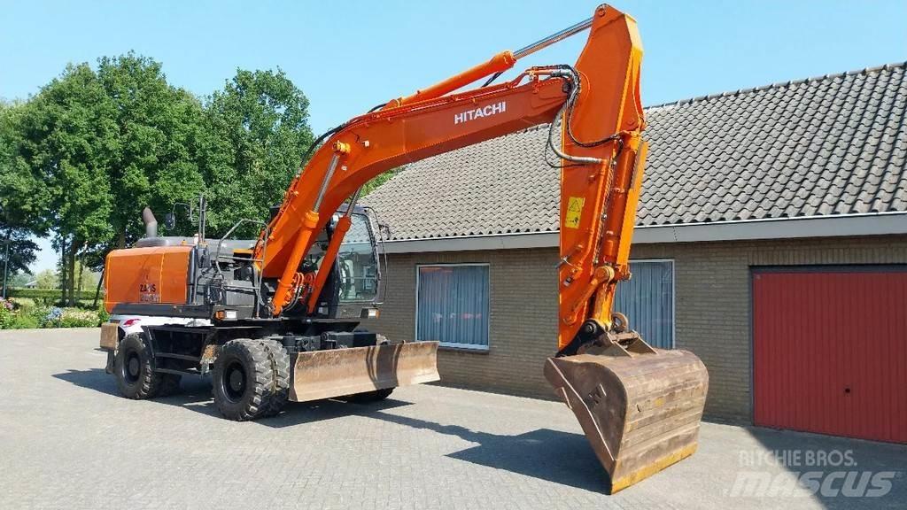 Hitachi ZX220W-5B Колёсные экскаваторы