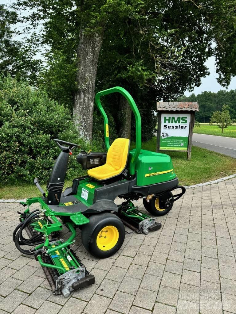 John Deere 2500 B Газонокосилки