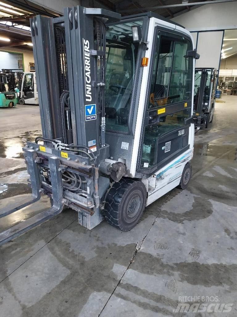 UniCarriers QX25 Электропогрузчики