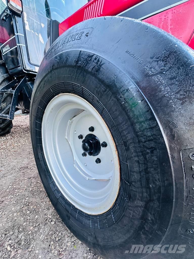 CASE 844 XL Трактора