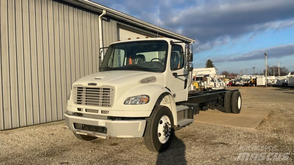 Freightliner M2 Шасси с кабиной