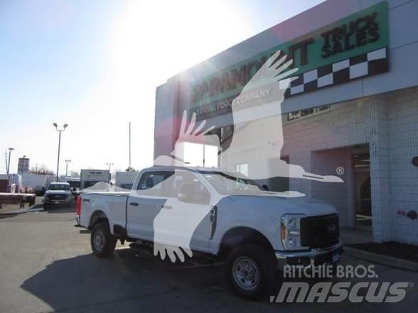 Ford F250 Строительная техника - Другие