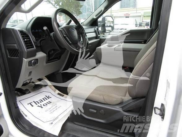 Ford F550 Грузовики-платформы/боковая разгрузка