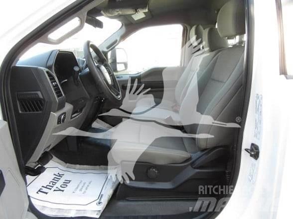 Ford F550 Грузовики-платформы/боковая разгрузка