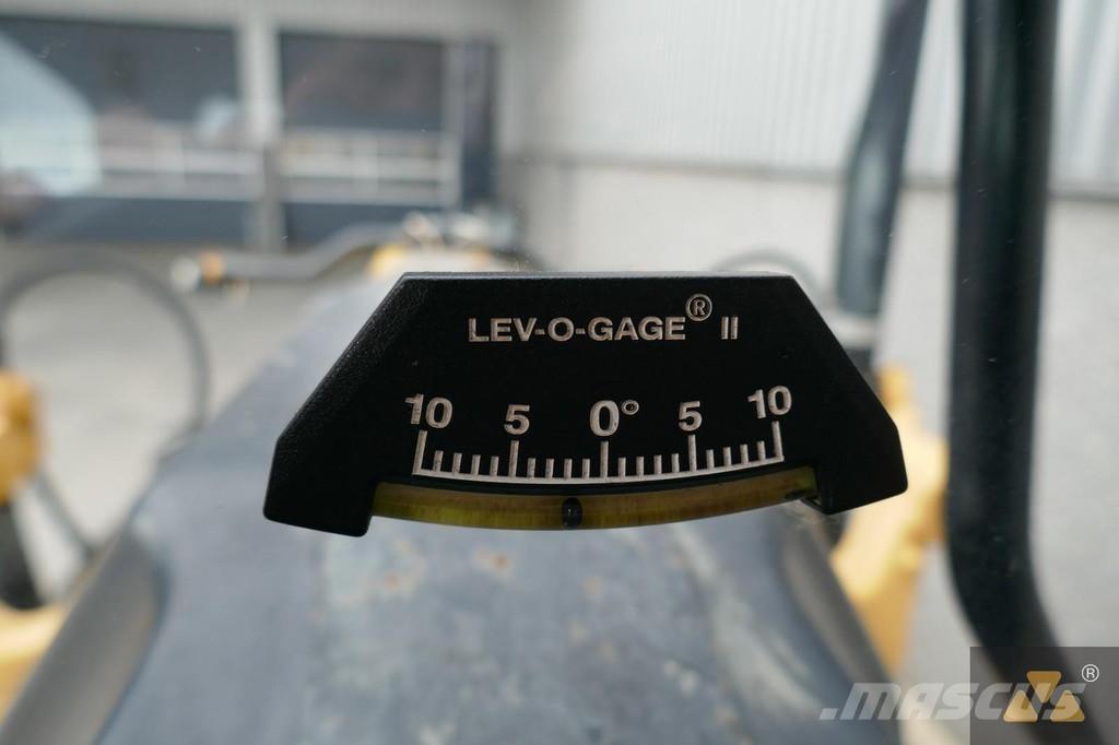 CAT 120M Грейдеры