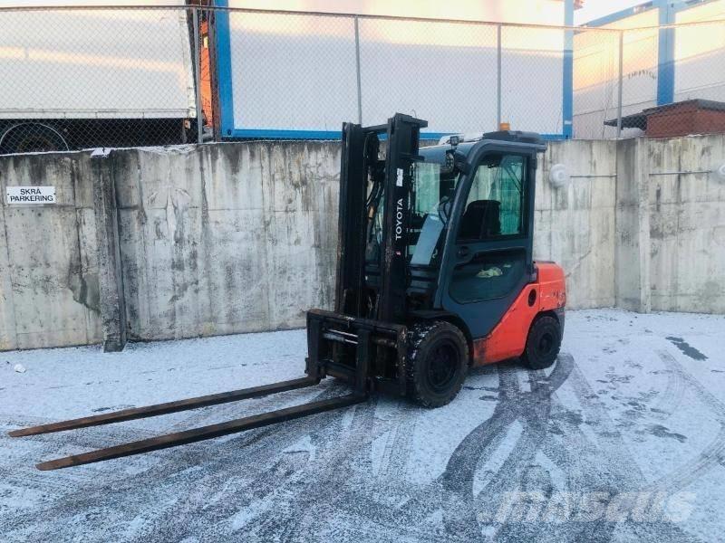 Toyota 52-8 FD JF 35 Дизельные погрузчики