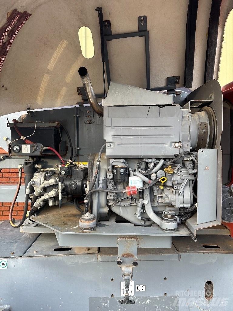 SkyJack SJ 46 AJ Коленчатые подъемники