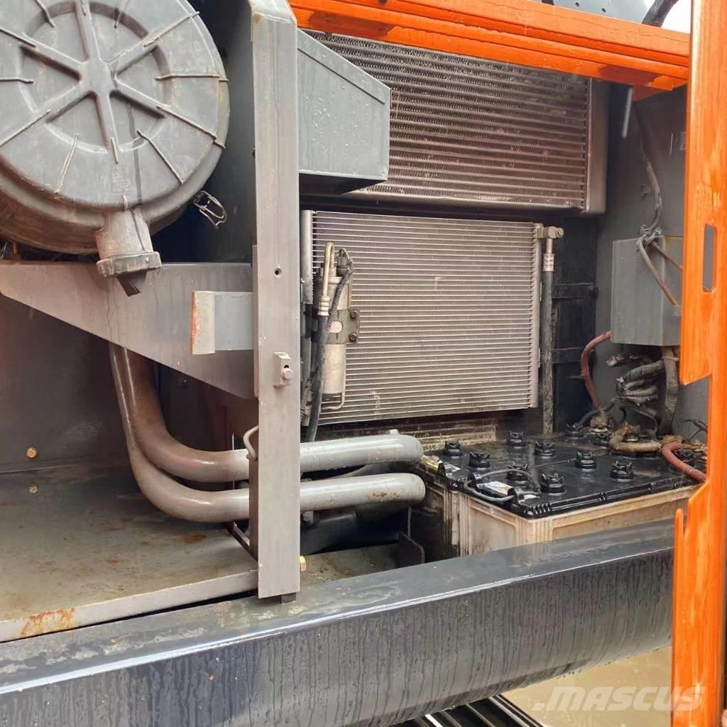 Hitachi ZX 210 Гусеничные экскаваторы
