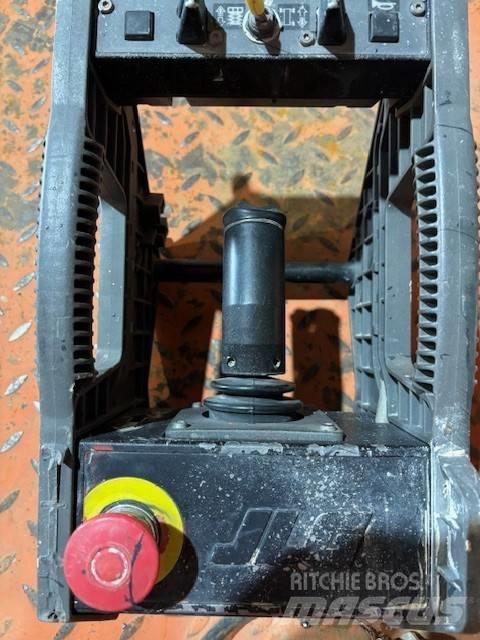 JLG ES3246 Ножничные подъемники