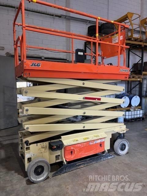JLG ES3246 Ножничные подъемники