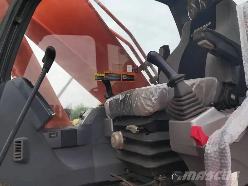 Doosan DX300LC Гусеничные экскаваторы