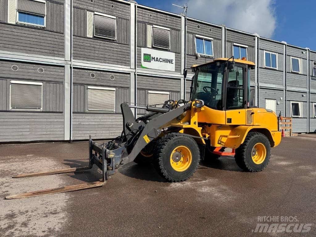 Volvo L 30 GS Фронтальные погрузчики