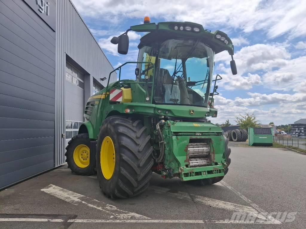 John Deere 7300 i Самоходные кормоуборочные комбайны