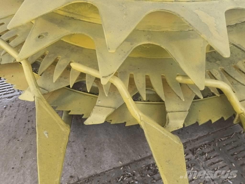 John Deere 7300 i Самоходные кормоуборочные комбайны