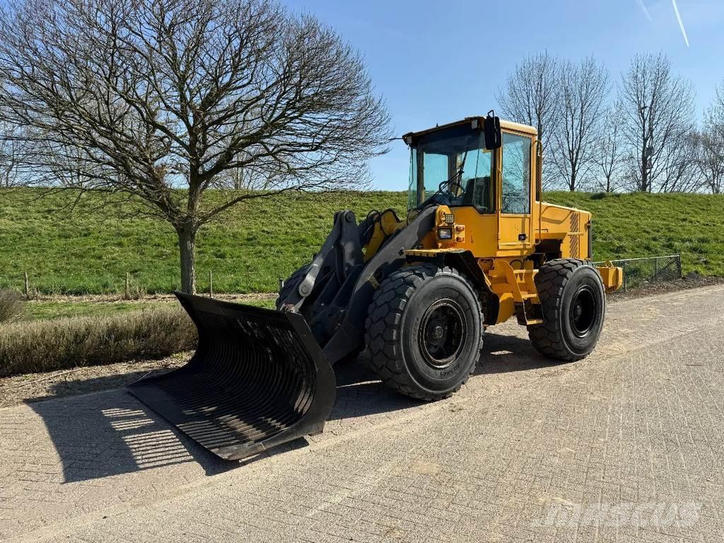 Volvo L70D Фронтальные погрузчики