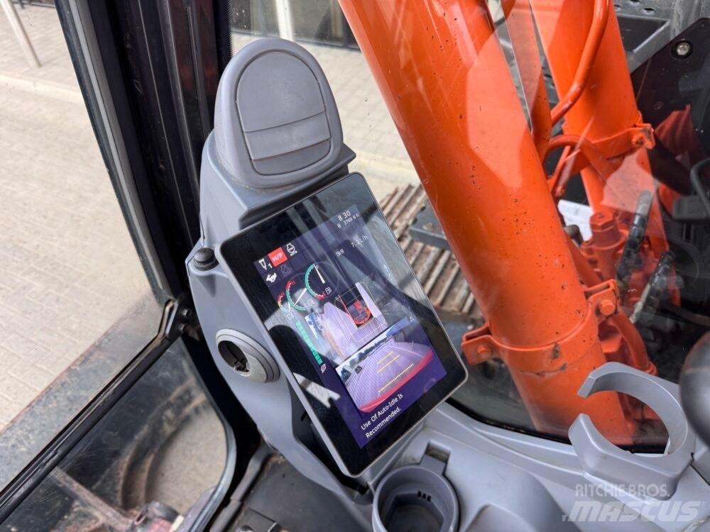 Hitachi ZX135USBL-7 Гусеничные экскаваторы