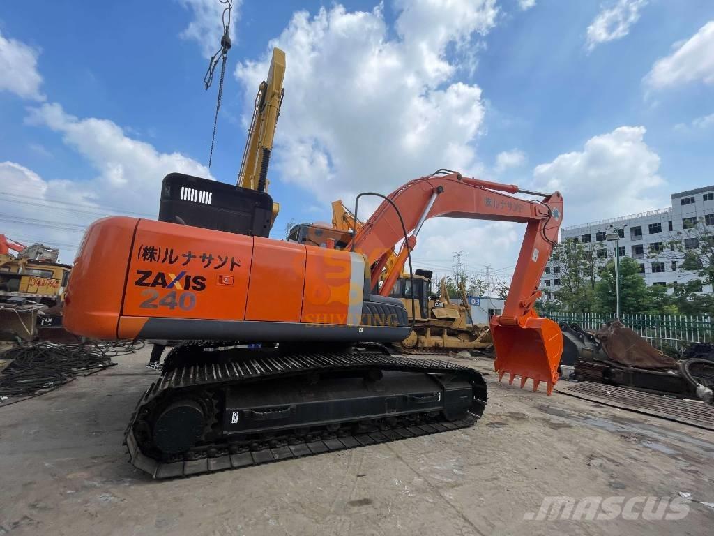 Hitachi ZX 240 Гусеничные экскаваторы