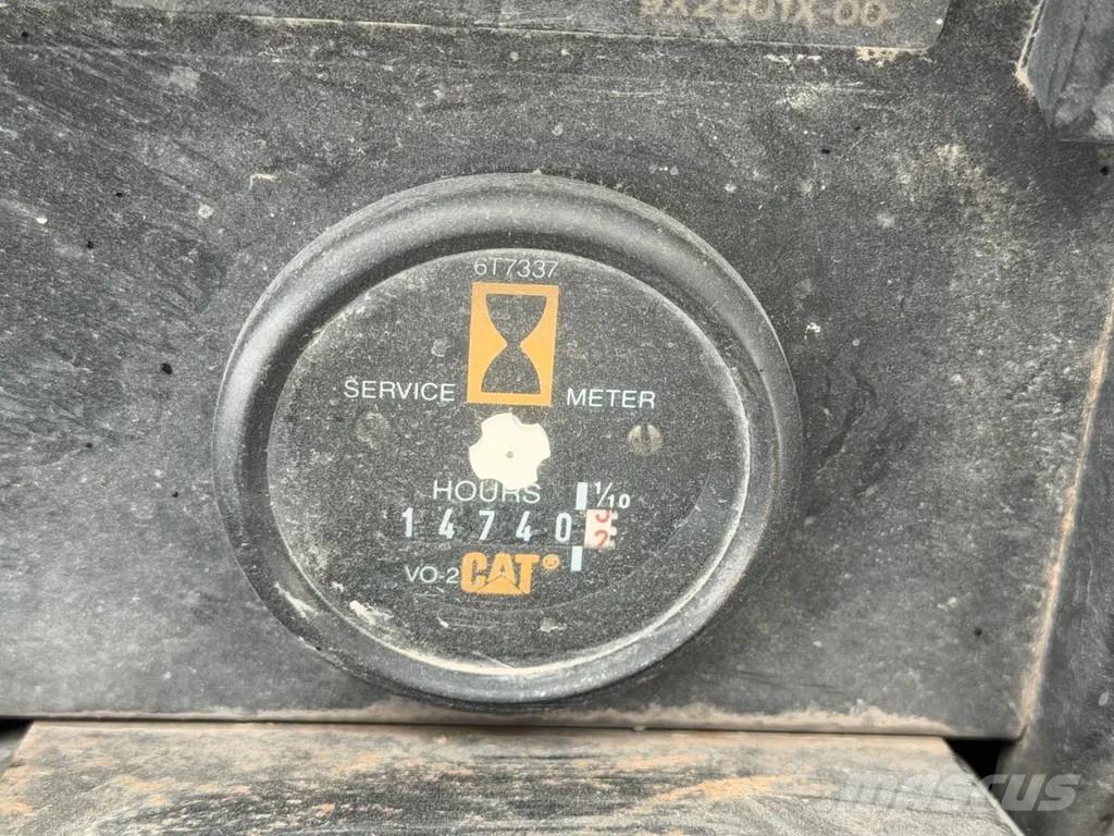 CAT IT 12 B Фронтальные погрузчики