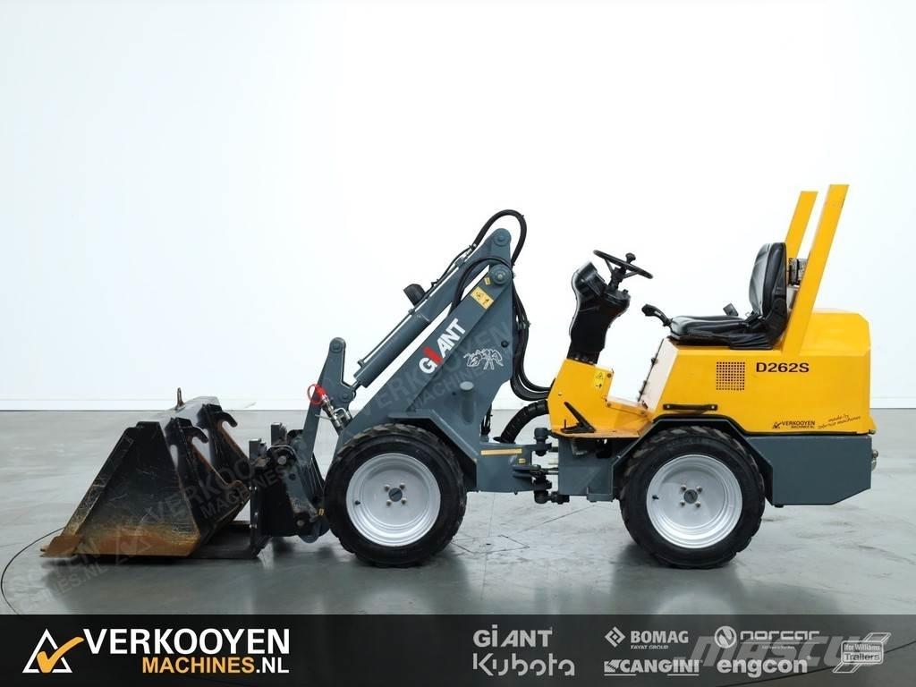 GiANT D262 S Фронтальные погрузчики