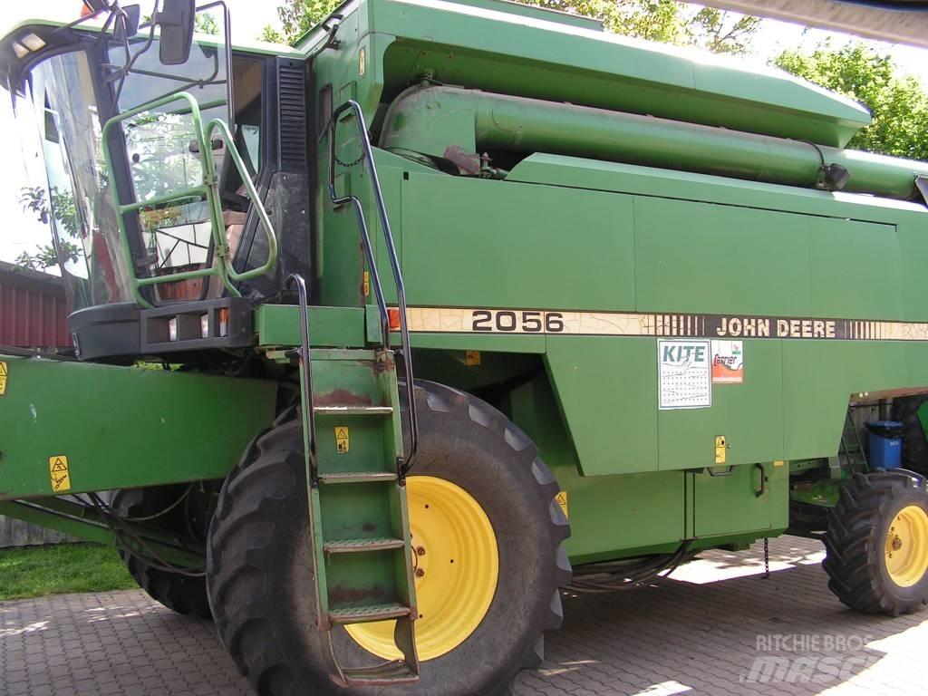 John Deere 2056 Зерноуборочные комбайны