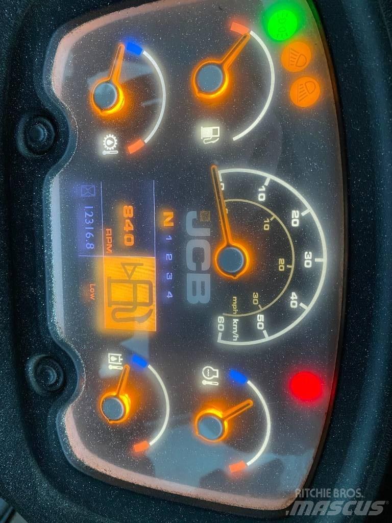 JCB 411 HT T4i Фронтальные погрузчики