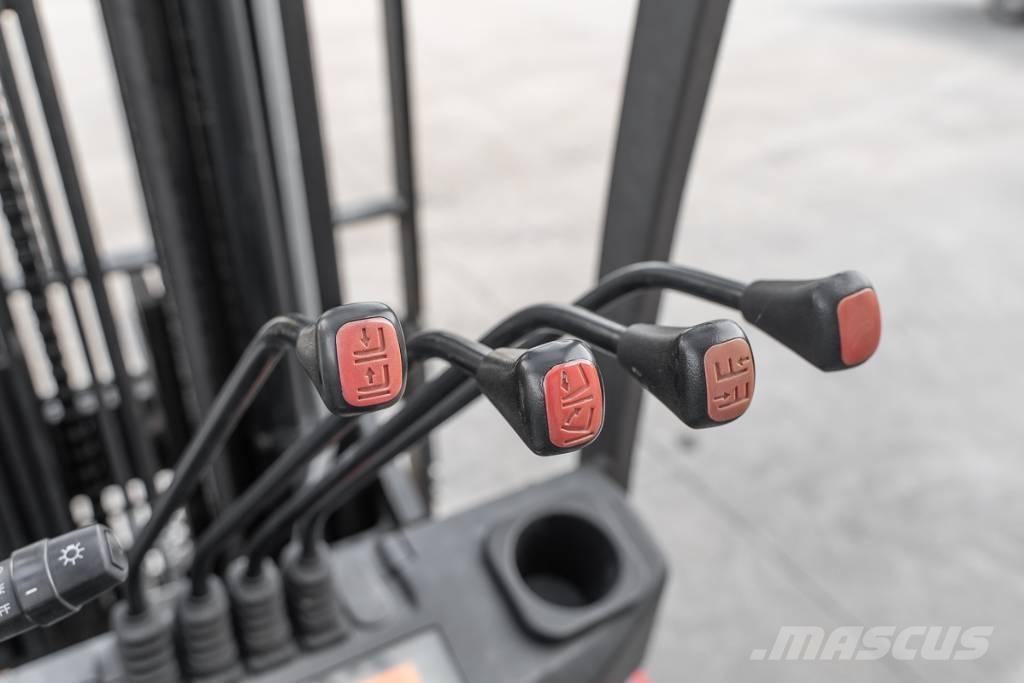 Manitou MI 25 D Дизельные погрузчики