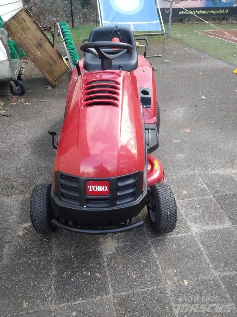 Toro zitmaaier DH140 Самоходные газонокосилки