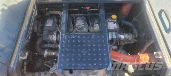 Doosan DX 300 LC-5 Гусеничные экскаваторы