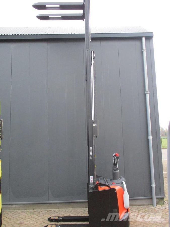 Toyota SPE120 Самоходные электрические тележки