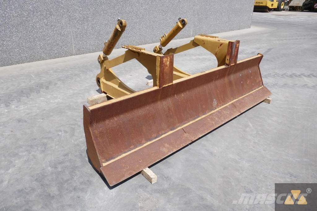 CAT Skidder blade Бульдозерные отвалы