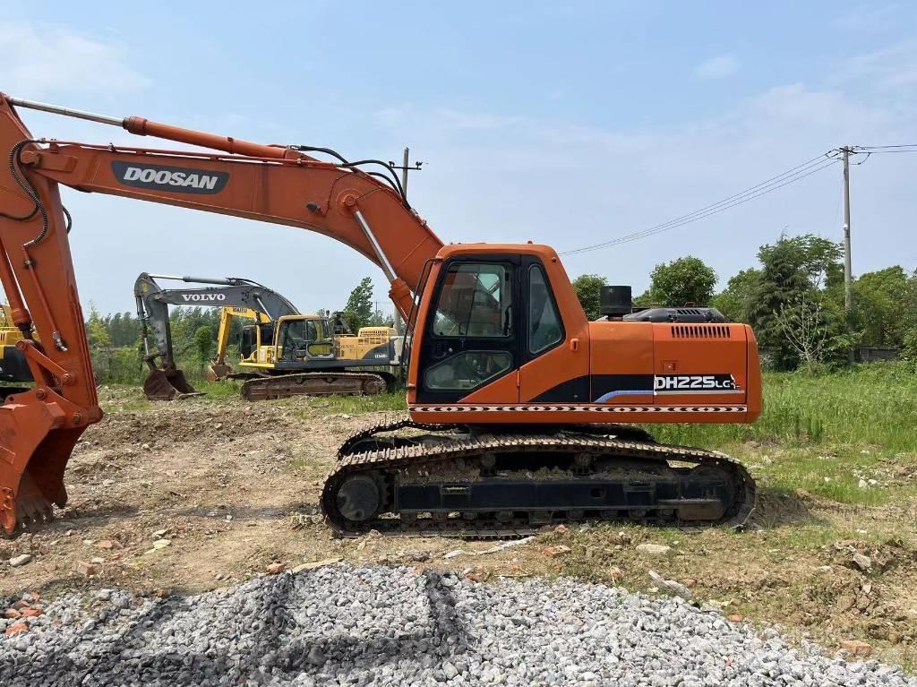 Doosan DH225 Гусеничные экскаваторы