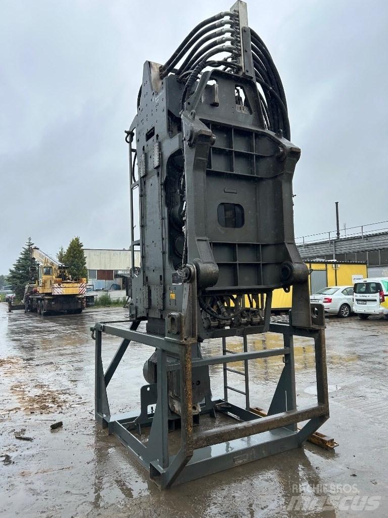 Liebherr LV36 Вибропогружатели