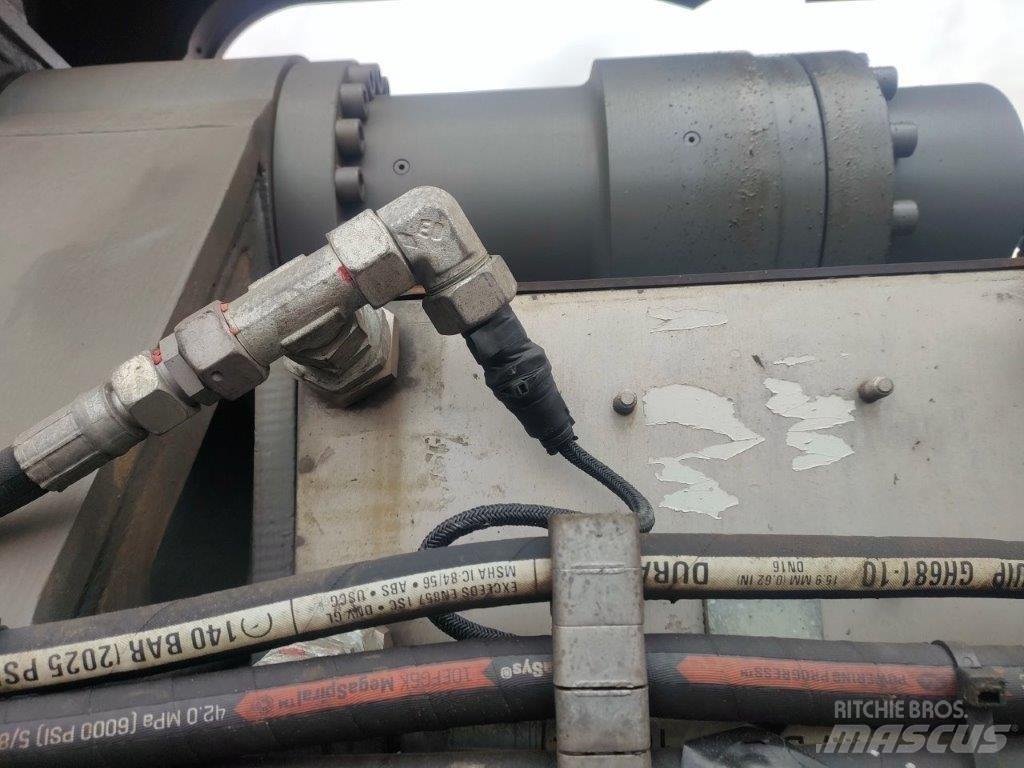Liebherr LV36 Вибропогружатели