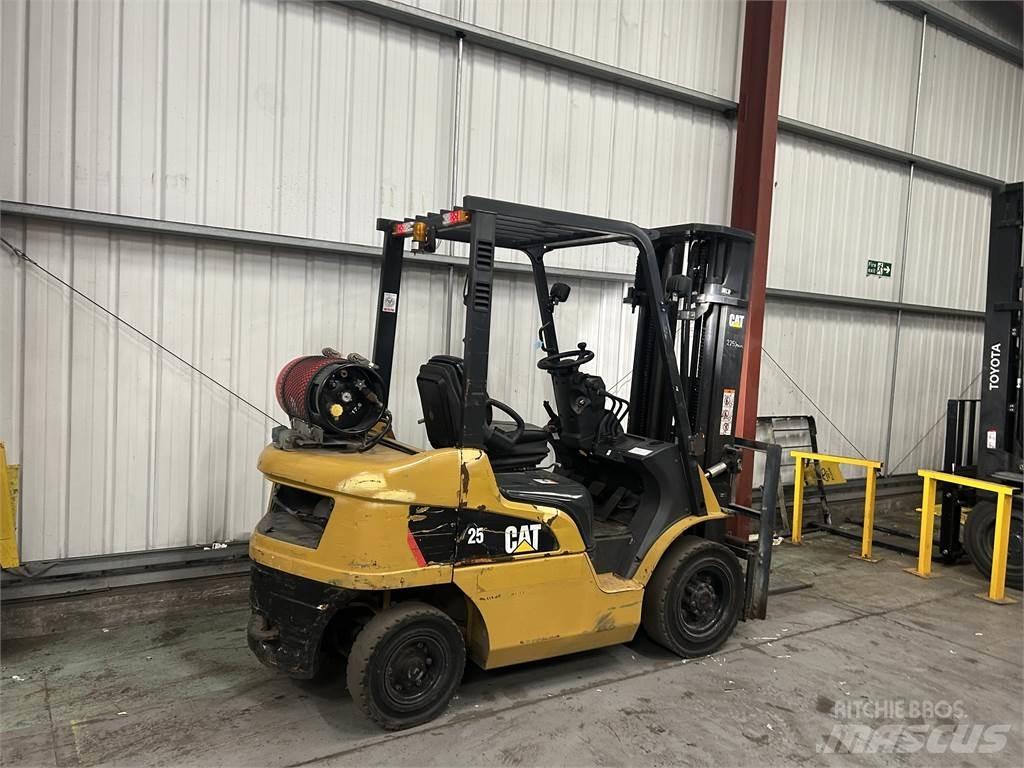 CAT GP25NT Газовые погрузчики