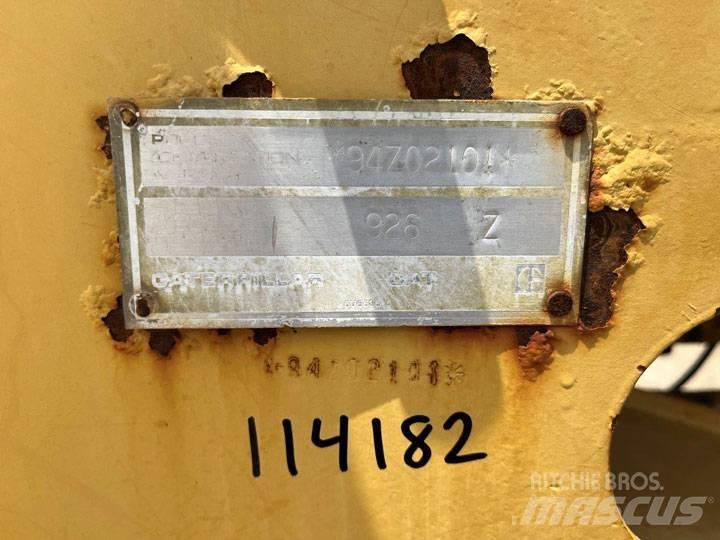 CAT 926E Фронтальные погрузчики