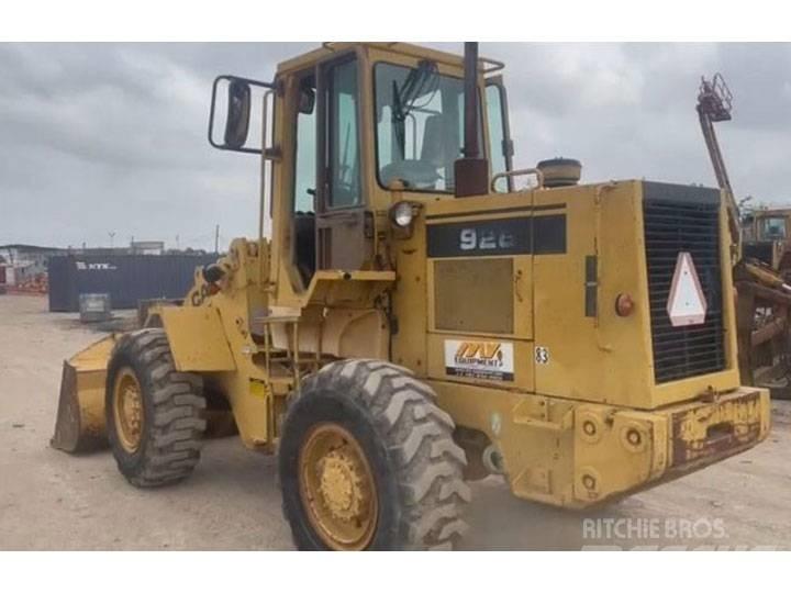 CAT 926E Фронтальные погрузчики