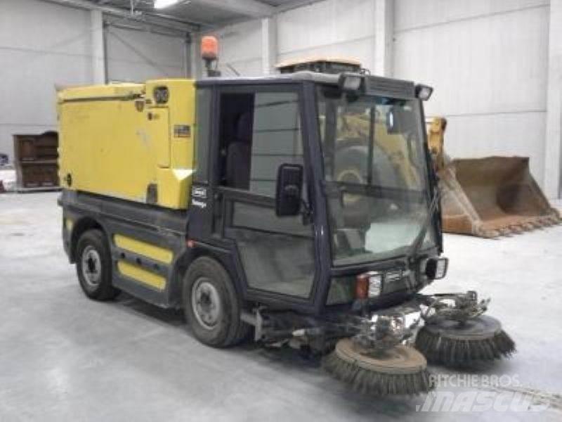 Schmidt SWING 240 Вакуумные уборочные машины