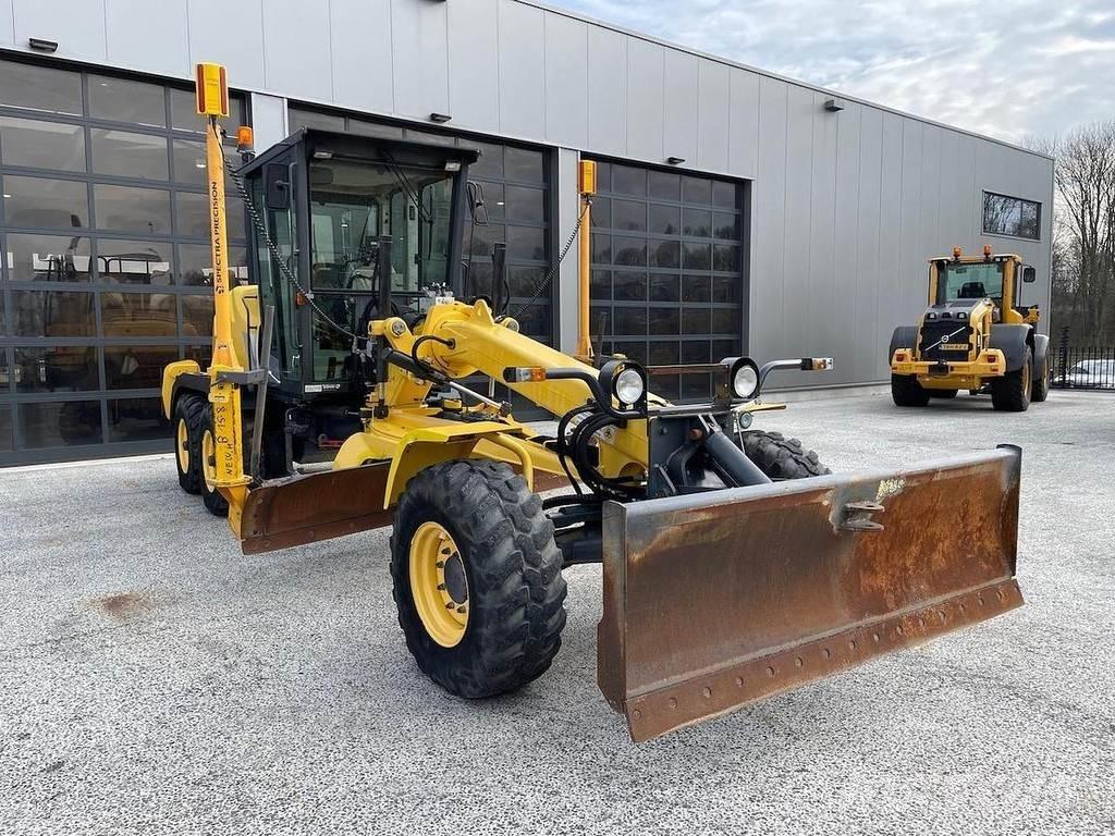 New Holland F106.6 Грейдеры