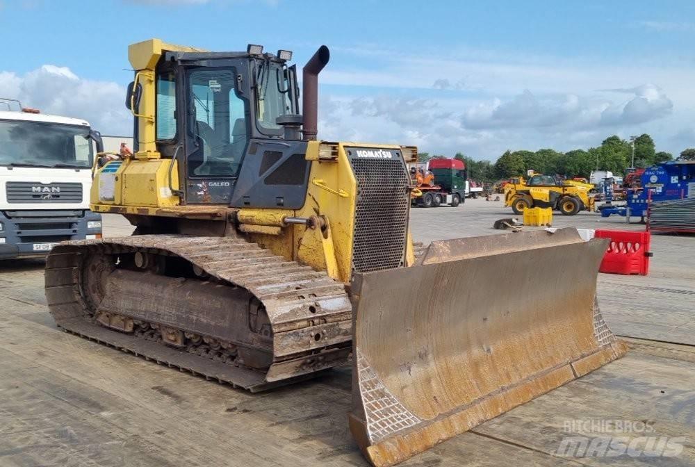 Komatsu D 61 PX-15 Гусеничные бульдозеры