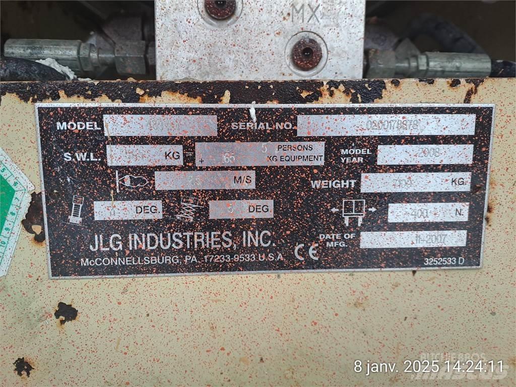 JLG 4394RT Ножничные подъемники