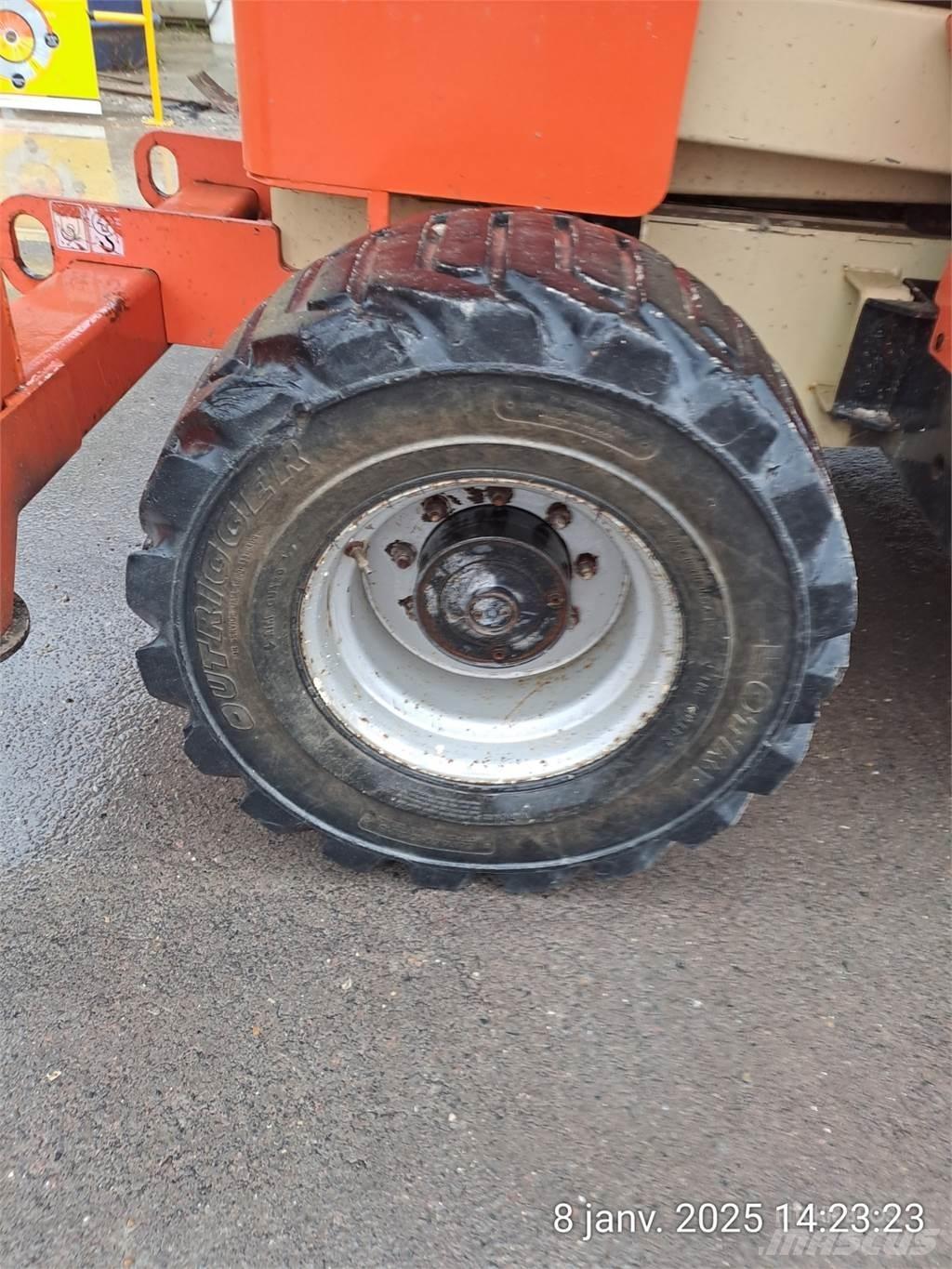 JLG 4394RT Ножничные подъемники