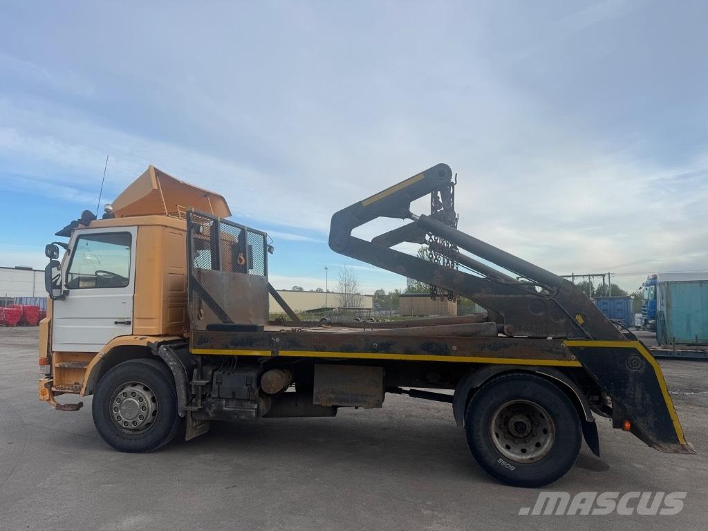 Scania P 82 H Скиповые погрузчики