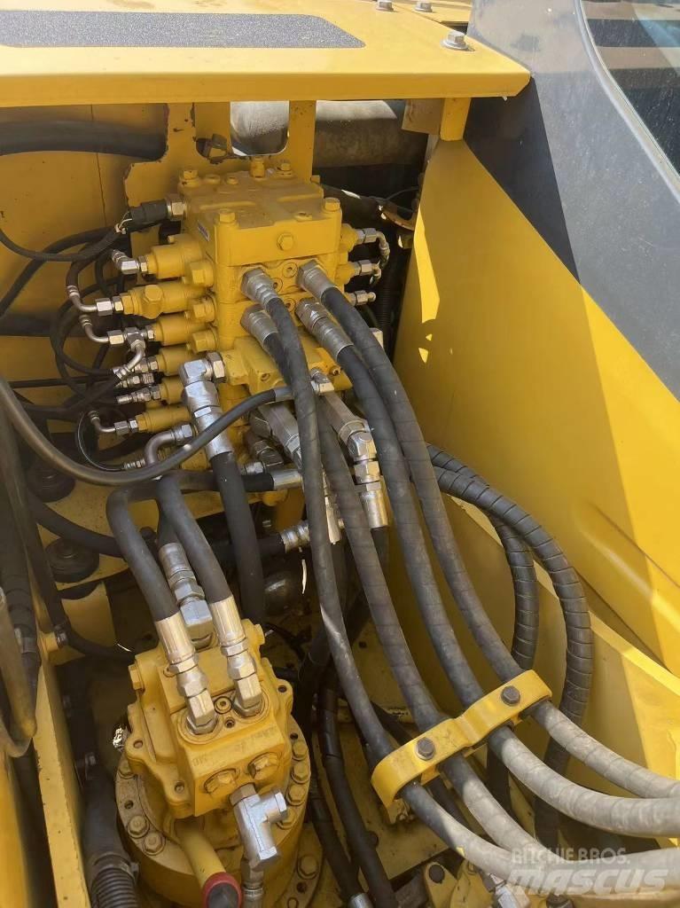 Komatsu PC 130-8 Малые экскаваторы 7т-12т