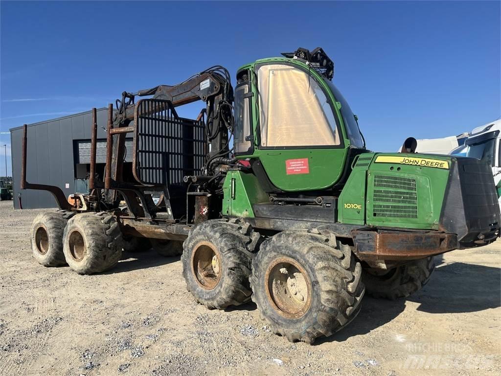 John Deere 1010E Харвестеры